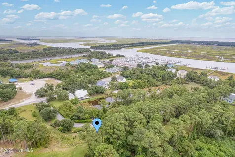 4042 Barnes Bluff Drive SE Southport NC 28461