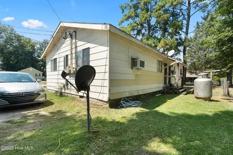 201 Lee's Mill Road Laurinburg NC 28352