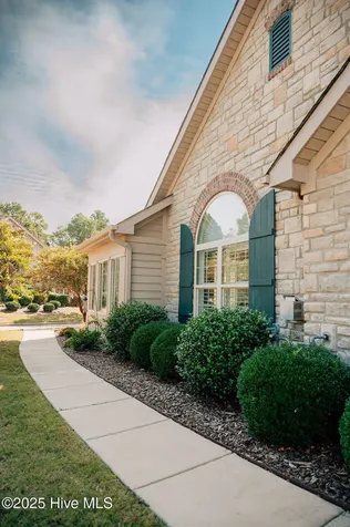 123 W Chelsea Court Southern Pines NC 28387
