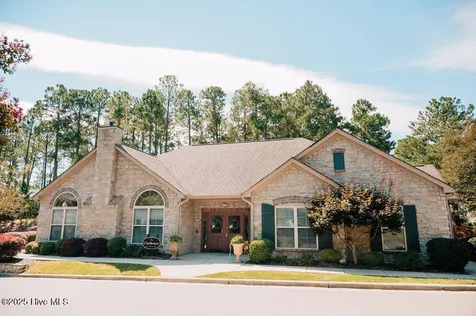 123 W Chelsea Court Southern Pines NC 28387