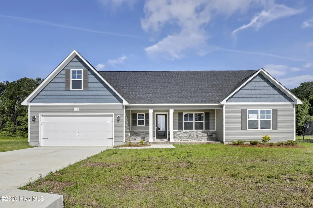 910 Wild Azalea Way Hubert NC 28539