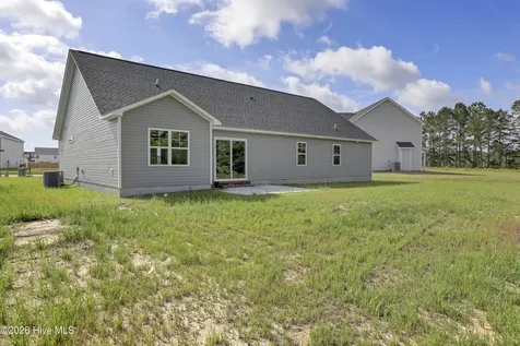 910 Wild Azalea Way Hubert NC 28539