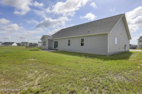 910 Wild Azalea Way Hubert NC 28539