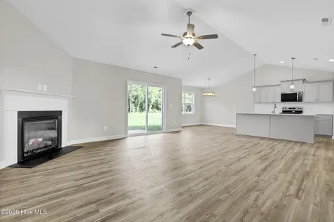 910 Wild Azalea Way Hubert NC 28539