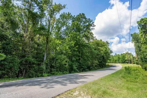 109C Corcus Ferry Road Hampstead NC 28443