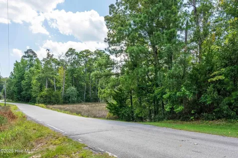 109C Corcus Ferry Road Hampstead NC 28443