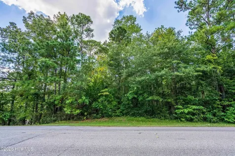 109C Corcus Ferry Road Hampstead NC 28443