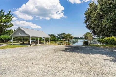 109C Corcus Ferry Road Hampstead NC 28443