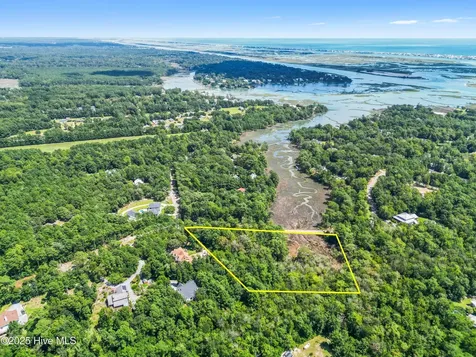 109C Corcus Ferry Road Hampstead NC 28443