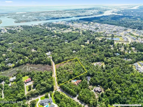109C Corcus Ferry Road Hampstead NC 28443