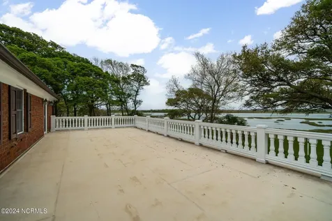 130 Harbour Drive Hubert NC 28539