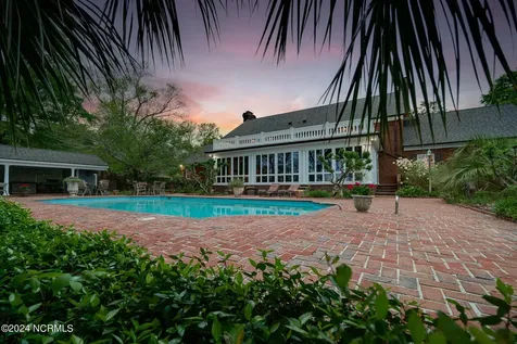 130 Harbour Drive Hubert NC 28539