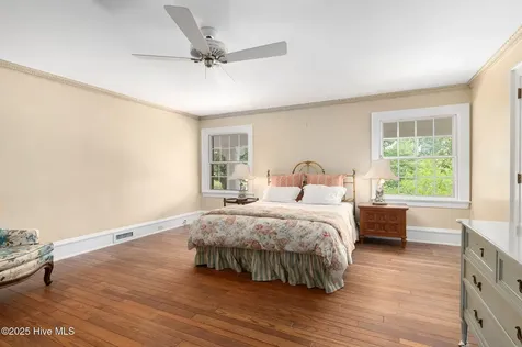 130 Harbour Drive Hubert NC 28539