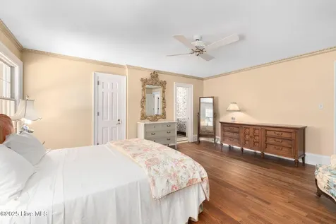 130 Harbour Drive Hubert NC 28539