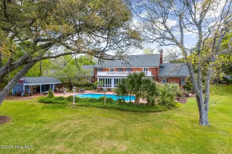 130 Harbour Drive Hubert NC 28539