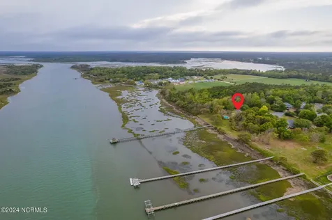 130 Harbour Drive Hubert NC 28539