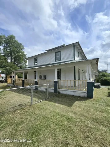 922 Elm Street New Bern NC 28560