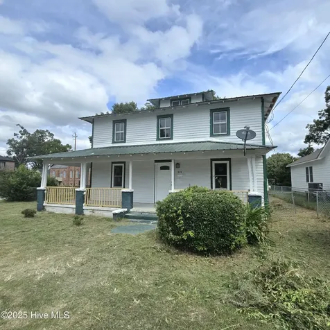 922 Elm Street New Bern NC 28560