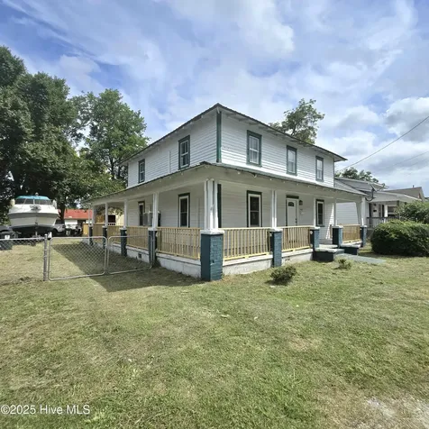 922 Elm Street New Bern NC 28560