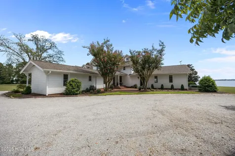 5624 Archbell Road Bath NC 27808