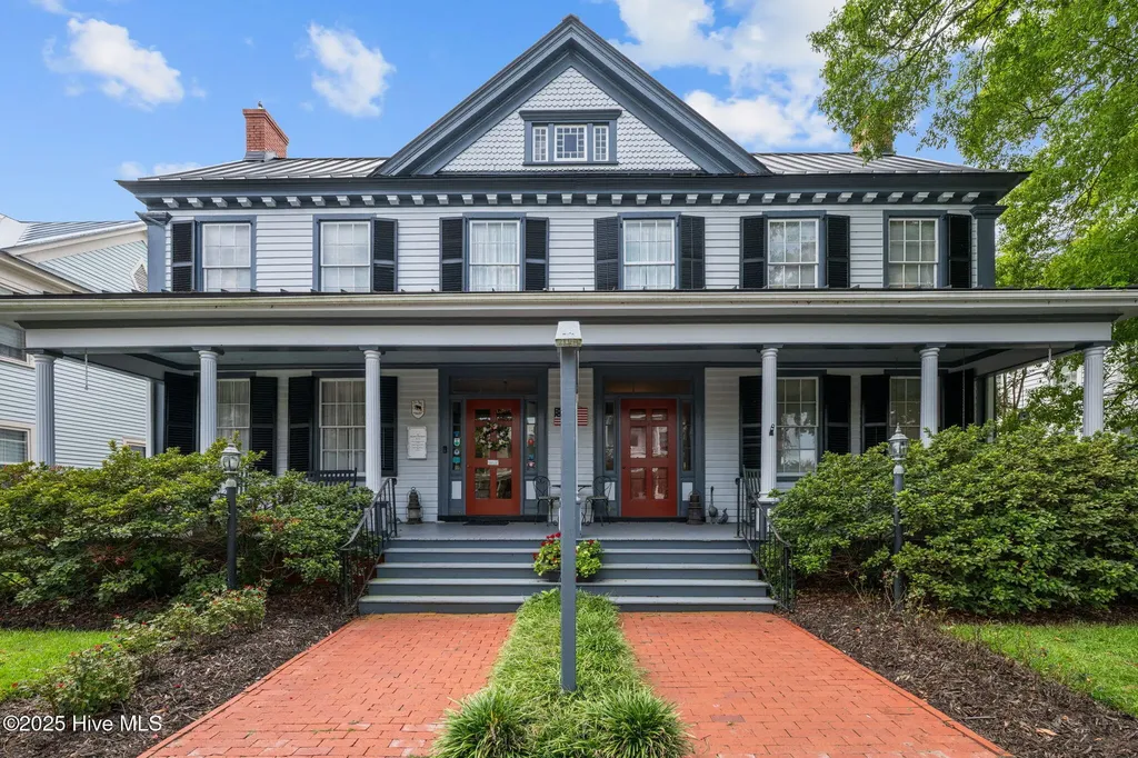 215 Pollock Street New Bern NC 28560
