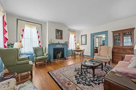 215 Pollock Street New Bern NC 28560