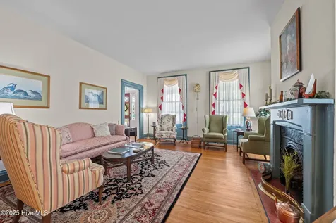 215 Pollock Street New Bern NC 28560