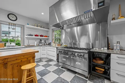 215 Pollock Street New Bern NC 28560