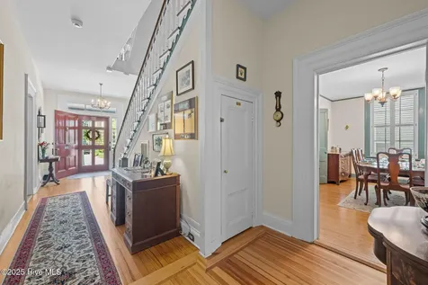 215 Pollock Street New Bern NC 28560