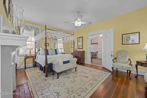 215 Pollock Street New Bern NC 28560