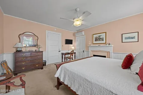 215 Pollock Street New Bern NC 28560