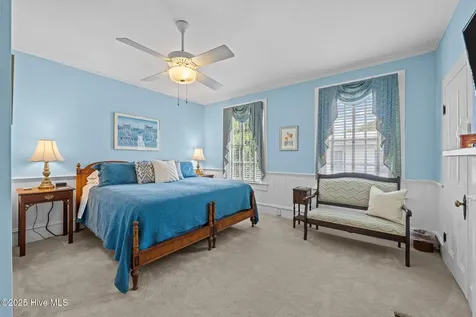215 Pollock Street New Bern NC 28560
