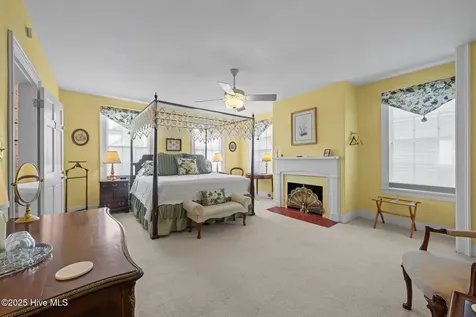215 Pollock Street New Bern NC 28560