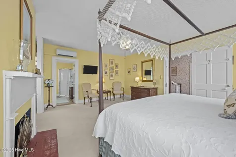 215 Pollock Street New Bern NC 28560