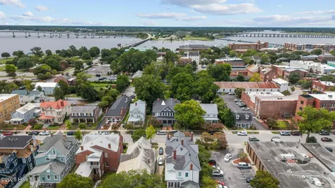 215 Pollock Street New Bern NC 28560