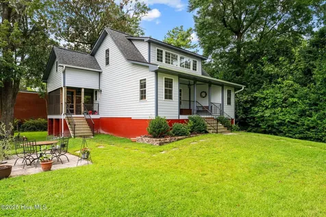 215 Pollock Street New Bern NC 28560