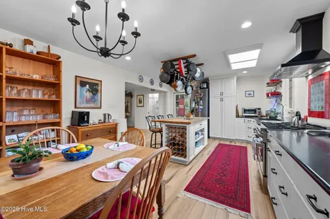 215 Pollock Street New Bern NC 28560