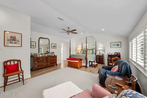 215 Pollock Street New Bern NC 28560