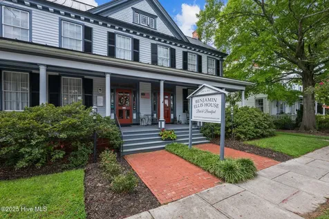 215 Pollock Street New Bern NC 28560