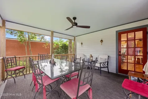 215 Pollock Street New Bern NC 28560