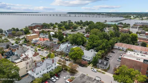 215 Pollock Street New Bern NC 28560