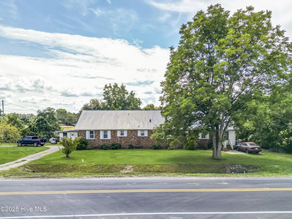 103 Top Tobacco Road Lake Waccamaw NC 28450
