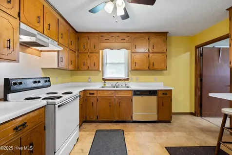 103 Top Tobacco Road Lake Waccamaw NC 28450