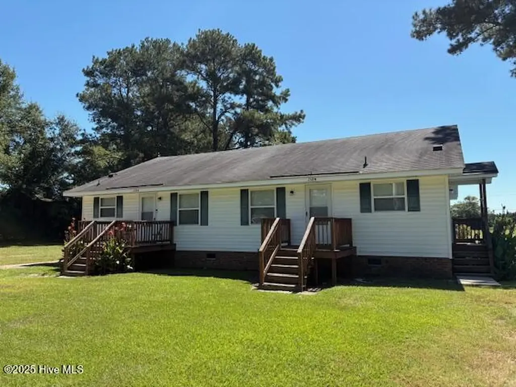 158 Contentnea Drive Grifton NC 28530