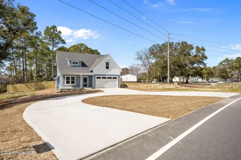 2361 Sunset Harbor Road SE Bolivia NC 28422