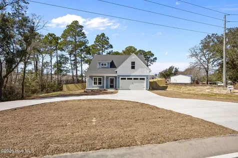 2361 Sunset Harbor Road SE Bolivia NC 28422