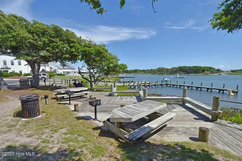 121 Turner Street Beaufort NC 28516