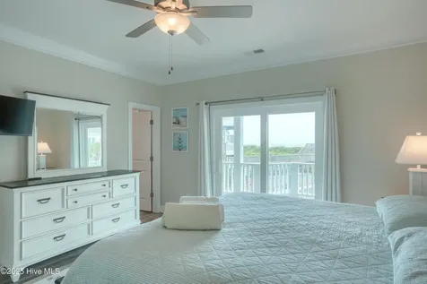 876 Villas Drive North Topsail Beach NC 28460