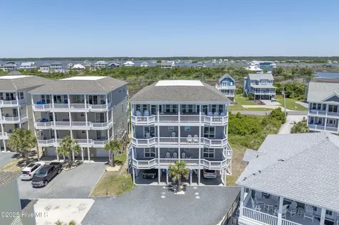 876 Villas Drive North Topsail Beach NC 28460
