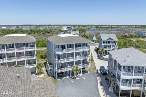 878 Villas Drive North Topsail Beach NC 28460